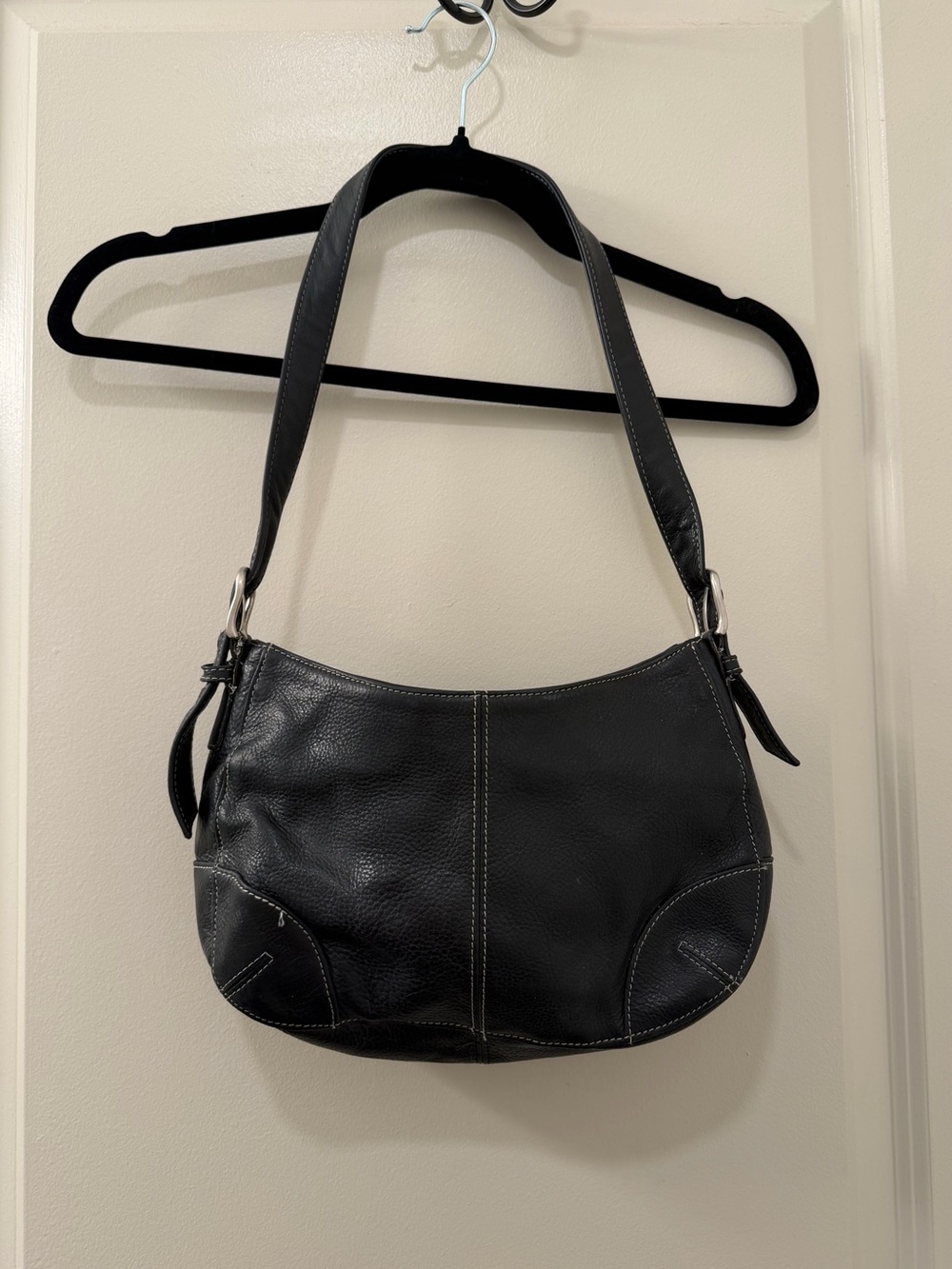 Vintage Y2K Wilsons Leather Shoulder Bag Purse Black Leather With White Stitch